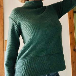 NWOT Lululemon Mock Ribbed Pullover Soft and Cozy!